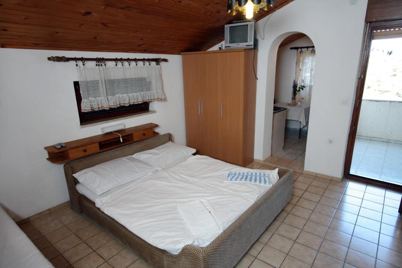 Apartments By The Sea Suha Punta, Rab - 5050 Kampor Ngoại thất bức ảnh